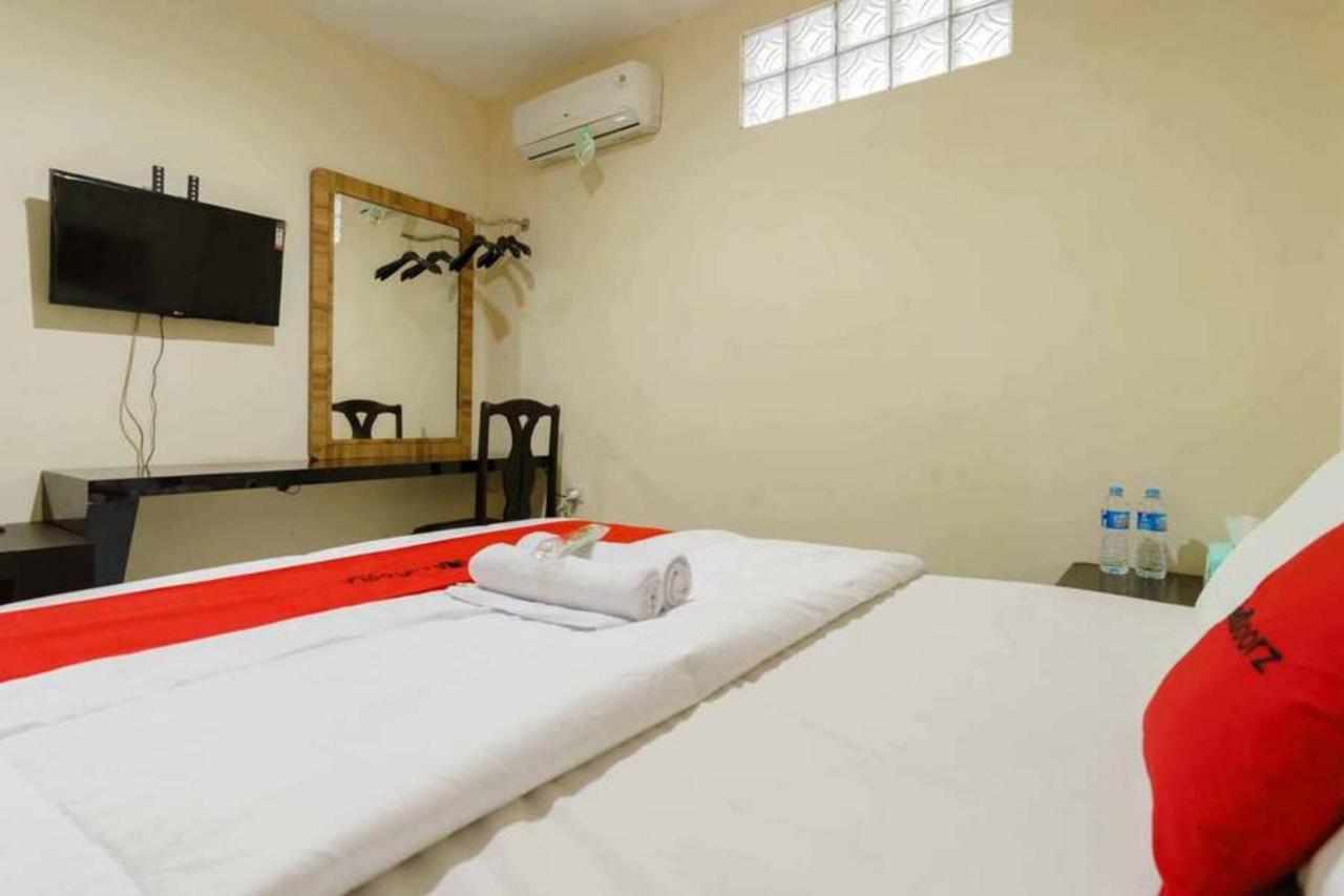 RedDoorz @ Dwipa Wisata Hotel Bandar Lampung Bagian luar foto